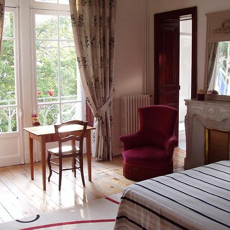 Bagnères-de-Luchon Castel De La Pique B&B 객실 사진