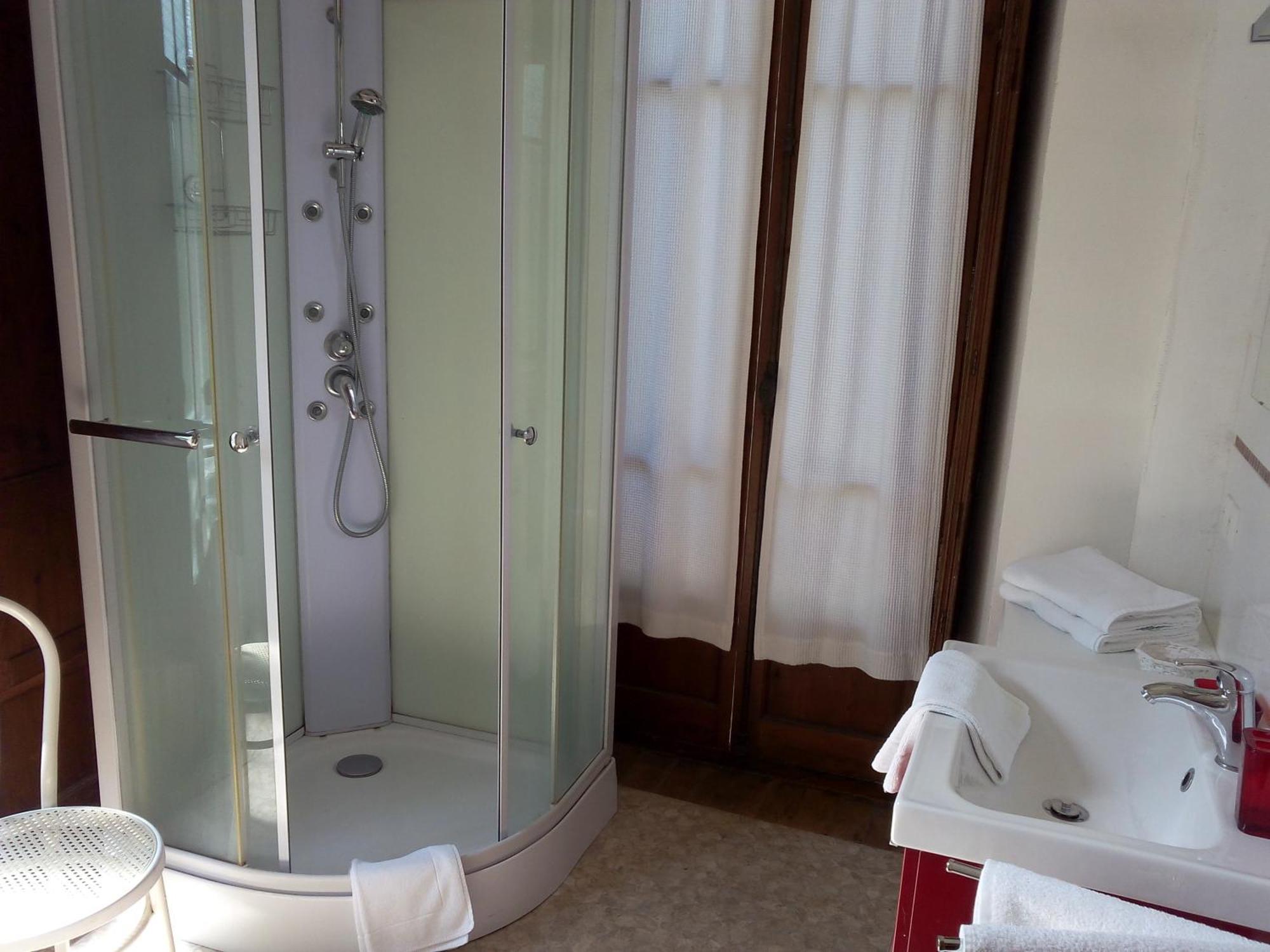 Bagnères-de-Luchon Castel De La Pique B&B 객실 사진